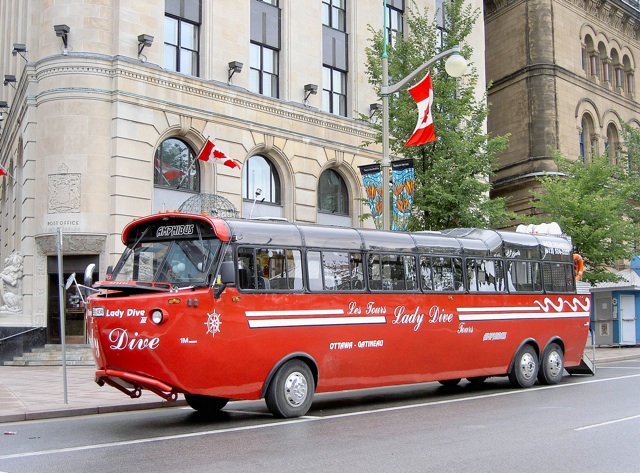 "Lady Dive" in Ottawa Photo: Bildpixel / pixelio.de